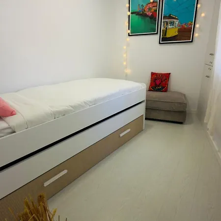Modern 2br Balcony Ac 15 Min To Cascais 아파트